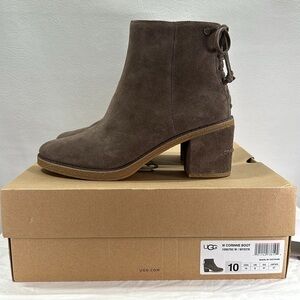 NIB UGG Corinne Suede Leather Boot, 10
